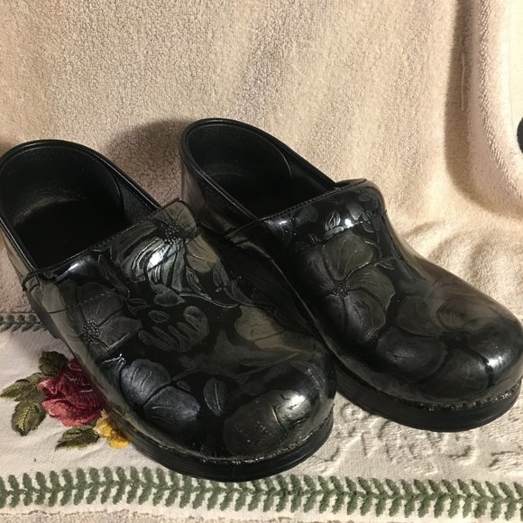 Dansko Professional Silver Floral Black Leather Clogs 37 Euro